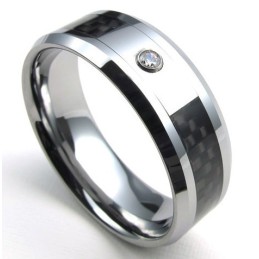 Anillo De Titanio Con Forma Elegante, Color Brillante Y Una Larga Historia.