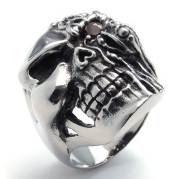 Anillo De Titanio De Alta Calidad Con Un Brillo De Color Finamente Procesado
