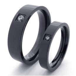 Anillo De Titanio De Calidad Superior Con Colores Delicados Y Finamente Procesados