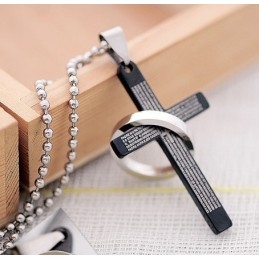 Colgante De Cruz De Titanio Para Hombre Con La Santa Biblia Clásica Negra
