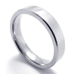 Anillo De Titanio De Alta Calidad Con Patrones De Moda Y Brillo De Color.
