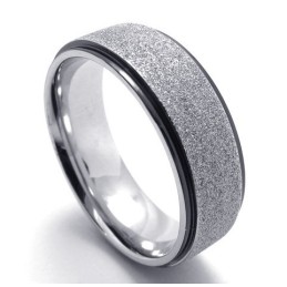 Anillo De Titanio De Alta Calidad Con Tecnología Sofisticada Y Brillo De Color