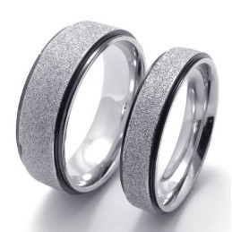 Anillo De Titanio De Alta Calidad Con Tecnología Sofisticada Y Brillo De Color