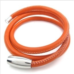 Collar De Cuero De Titanio De Excelente Calidad Con Colores Delicados Y Diseño Hábil