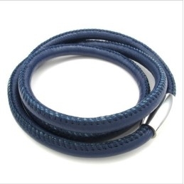 Collar De Cuero De Titanio De Excelente Calidad Con Colores Delicados Y Diseño Hábil