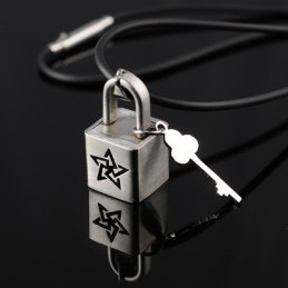 Colgante De Collar Con Candado De Titanio Y Estrella De Cinco Puntas De Moda