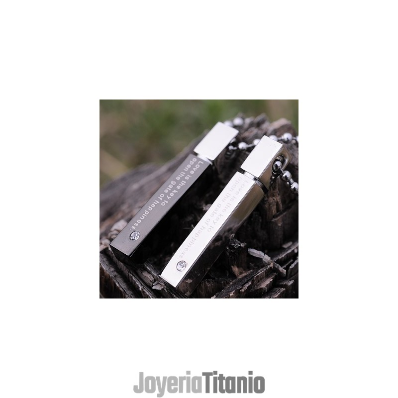 Collar De Titanio Con Colgantes De Corazón Refinados Y Forma Cuboide Para Amantes De La Moda