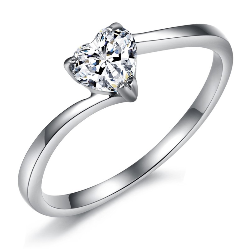 Anillo De Titanio Con Forma De Corazón Para Mujer De Excelente Calidad Con Diamantes De Imitación.