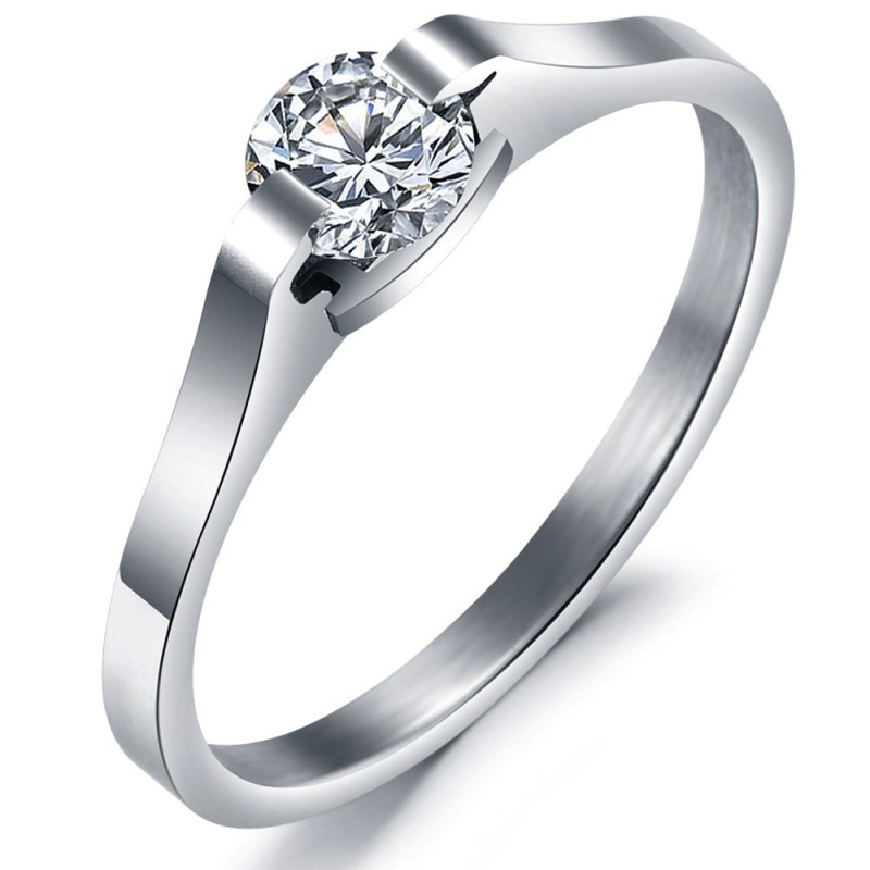 Anillo De Titanio De Calidad Estable Con Diamantes De Imitación Anillo De Titanio De Calidad Estable Con Diamantes De Imitación