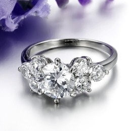 Anillo De Titanio De Alta Calidad Con Diamantes De Imitación