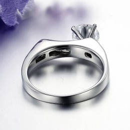 Anillo De Titanio Femenino De Calidad Estable Con Diamantes De Imitación