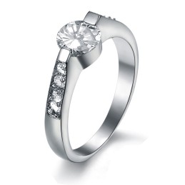 Anillo De Titanio Femenino De Calidad Estable Con Diamantes De Imitación