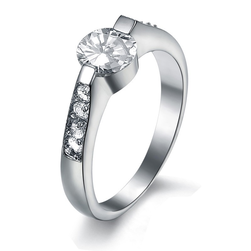 Anillo De Titanio Femenino De Calidad Estable Con Diamantes De Imitación Anillo De Titanio Femenino De Calidad Estable Con Diamantes De Imitación