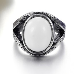Anillo De Titanio Con Esmeralda Exagerada, Duradero Y De Uso Prolongado.