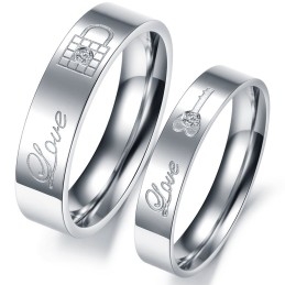 Anillo De Titanio De Alta Calidad Para Amantes Con Diamantes De Imitación.