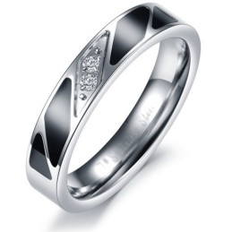 Anillo De Titanio De Alta Calidad Para Amantes Con Diamantes.