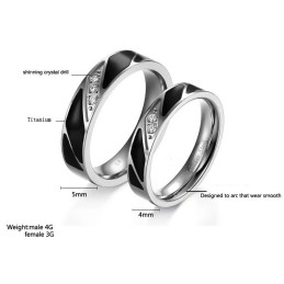 Anillo De Titanio De Alta Calidad Para Amantes Con Diamantes.