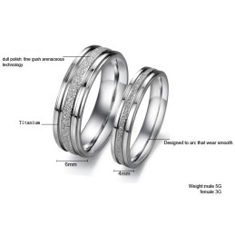 Anillo De Titanio Con Arena Perlada Y Amplia Variedad Para Amantes
