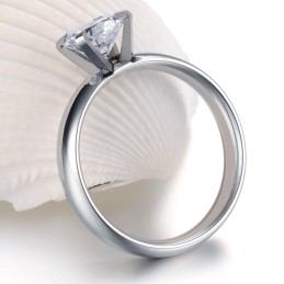 Anillo De Titanio Femenino Duradero Y De Uso Prolongado Con Diamantes De Imitación.