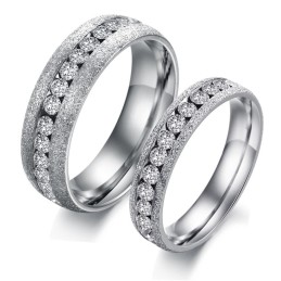 Anillo De Titanio Con Arena Perlada Y Amplia Variedad Para Amantes