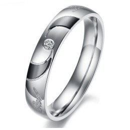 Anillo De Titanio Negro De Alta Calidad Para Amantes Con Diamante.
