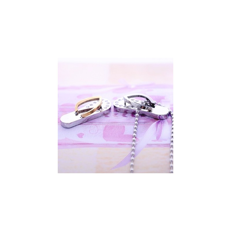Collares Y Colgantes De Titanio Con Chanclas Para Regalar En El Día De San Valentín.