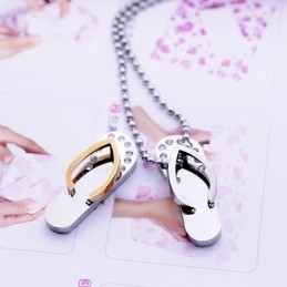 Collares Y Colgantes De Titanio Con Chanclas Para Regalar En El Día De San Valentín.