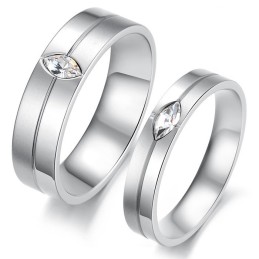 Anillo De Titanio De Alta Calidad Para Amantes Con Diamantes De Imitación.