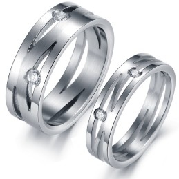Anillo De Titanio Con Laberinto De Calidad Estable Para Amantes Con Diamantes De Imitación