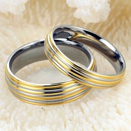 Anillo De Titanio Dorado De Calidad Superior Para Amantes
