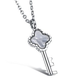 Collar De Titanio Con Llave Femenina De Alta Calidad