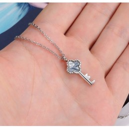 Collar De Titanio Con Llave Femenina De Alta Calidad