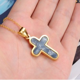 Collar De Titanio Con Cruz Femenina Fácil De Usar