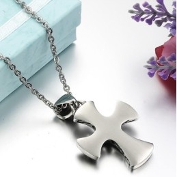 Collar De Titanio Con Cruz De Gran Variedad