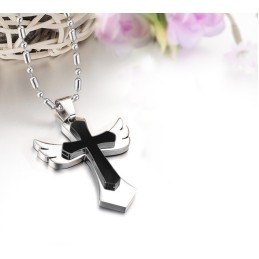 Collar De Titanio Con Cruz De Calidad Estable