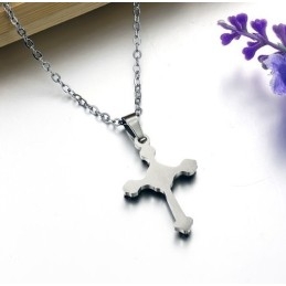 Collar De Titanio Con Cruz Femenina De Excelente Calidad Y Diamantes De Imitación.