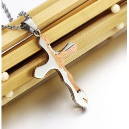 Collar De Titanio Con Cruz De Reputación Confiable
