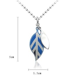 Colgante Y Collar De Titanio Azul Con Hojas De Almez
