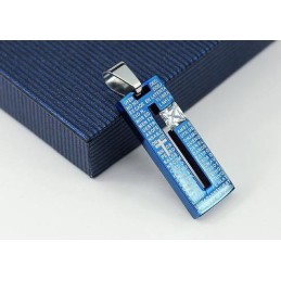 Collar De Titanio Azul Con Cruz Bíblica Y Colgante De Diamantes