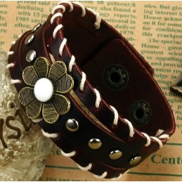 Brazalete Unisex De Cuero Y Titanio "El Rey De La Cantidad"