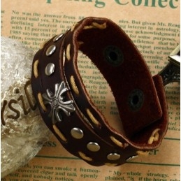 Brazalete De Cuero De Titanio Retro Para Disfrutar De Una Alta Reputación En El País Y En El Extranjero