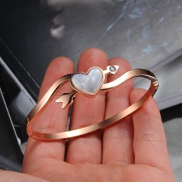 Brazalete De Titanio Con Forma De Corazón Para Mujer De Alta Calidad