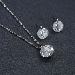 Collar Y Pendientes De Titanio De Calidad Con Diamantes De Imitación.