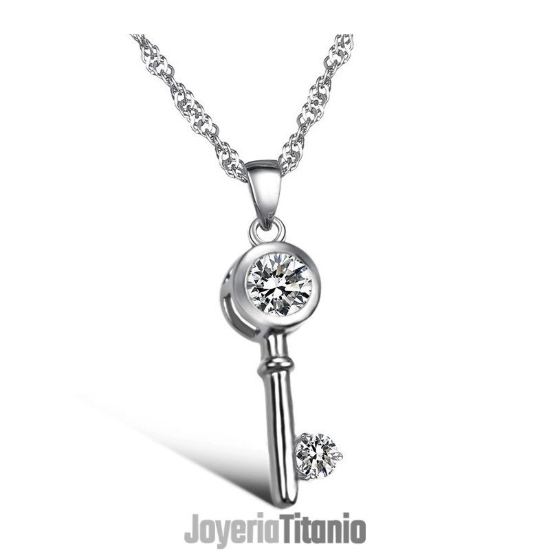Collar De Titanio Con Baño De Platino Y Diamantes De Imitación Para Mujer Con Cerradura Y Llave. Collar De Titanio Con Baño De Platino Y Diamantes De Imitación Para Mujer Con Cerradura Y Llave.