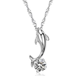Collar De Titanio Con Baño De Platino Y Diamantes En Forma De Delfín Femenino De Renombre Mundial
