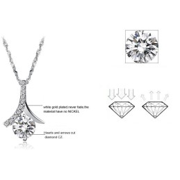 Collar De Titanio Con Baño De Platino Y Diamantes Para Mujer De Excelente Calidad.