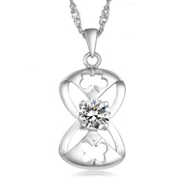 Collar De Titanio Con Baño De Platino Y Forma De Mariposa Para Mujer Con Amplia Variedad