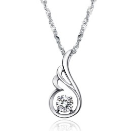 Collar De Titanio Con Baño De Platino Y Diamantes Para Mujer.