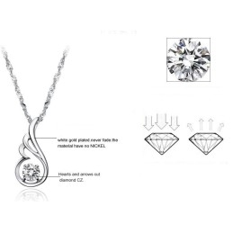 Collar De Titanio Con Baño De Platino Y Diamantes Para Mujer.