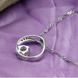 Collar De Titanio Con Baño De Platino Para Mujer, De Calidad Estable Y Conciso.